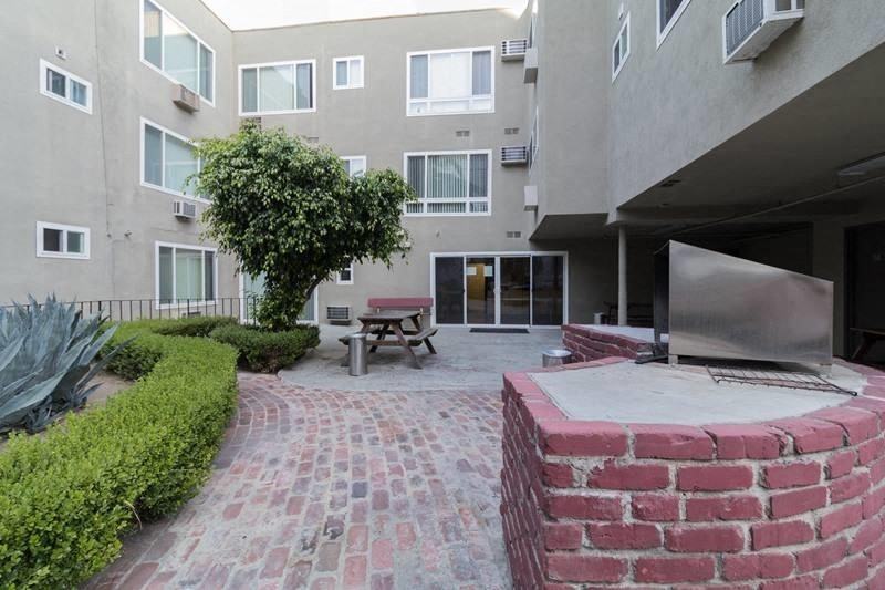 D69--2611 S. Portland Street - Photo 3 of 17