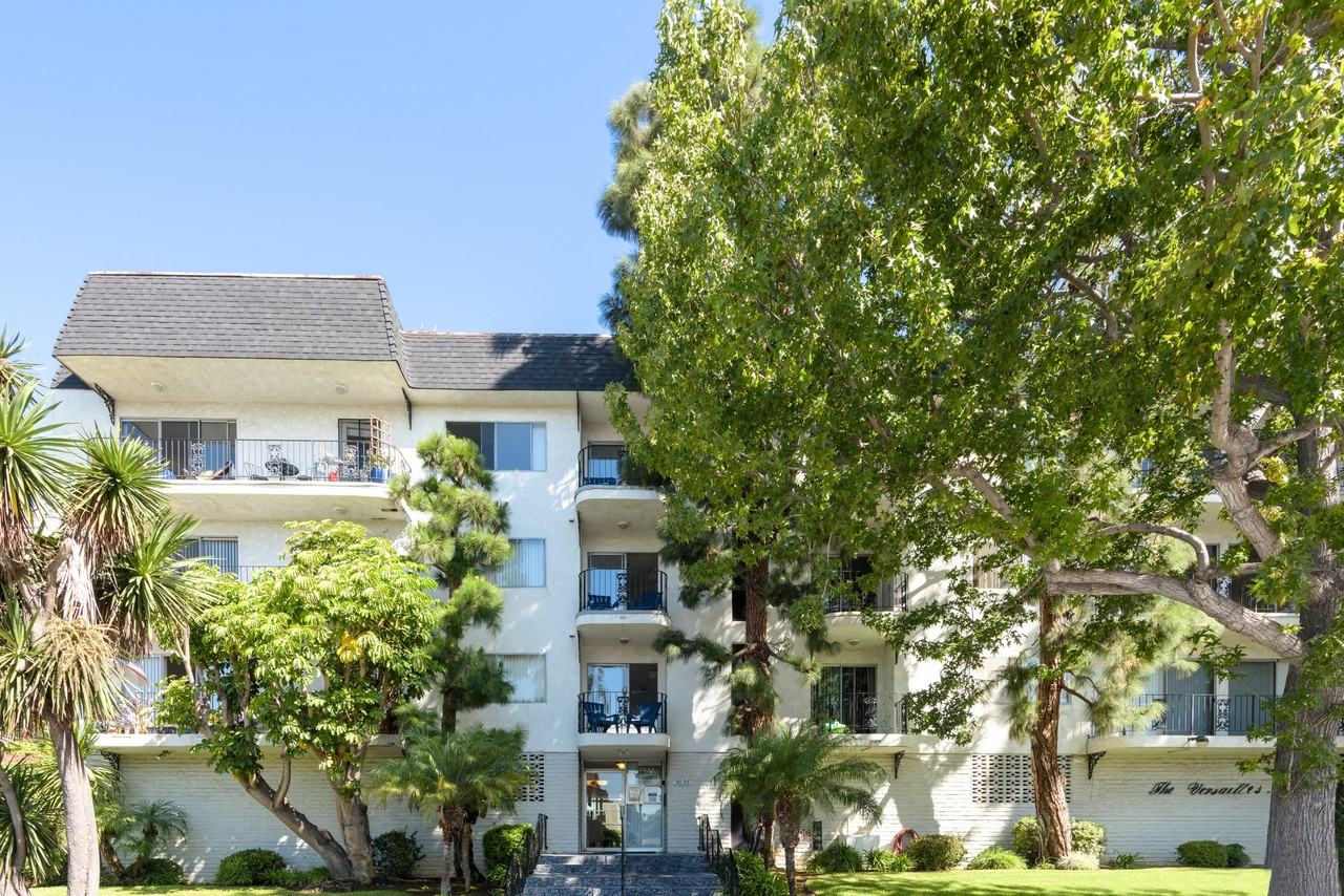 Versailles Apartments - Photo 2 of 9