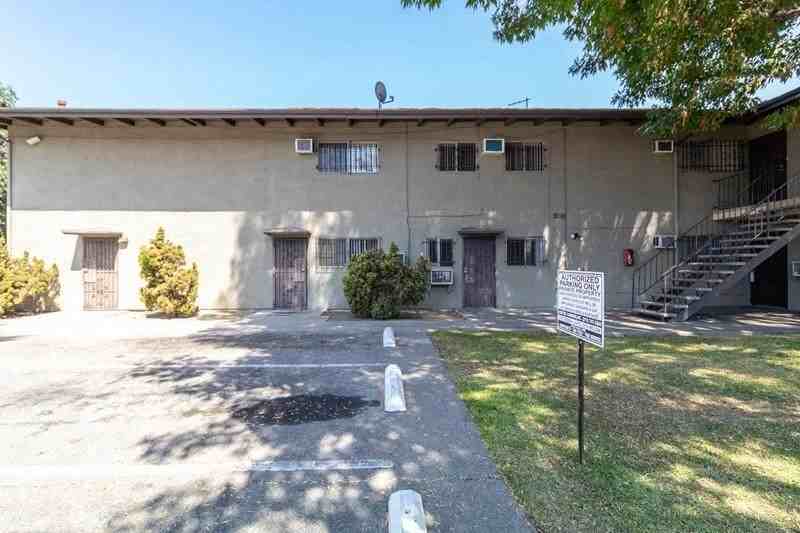 F62--3620 Budlong Avenue - Photo 6 of 19