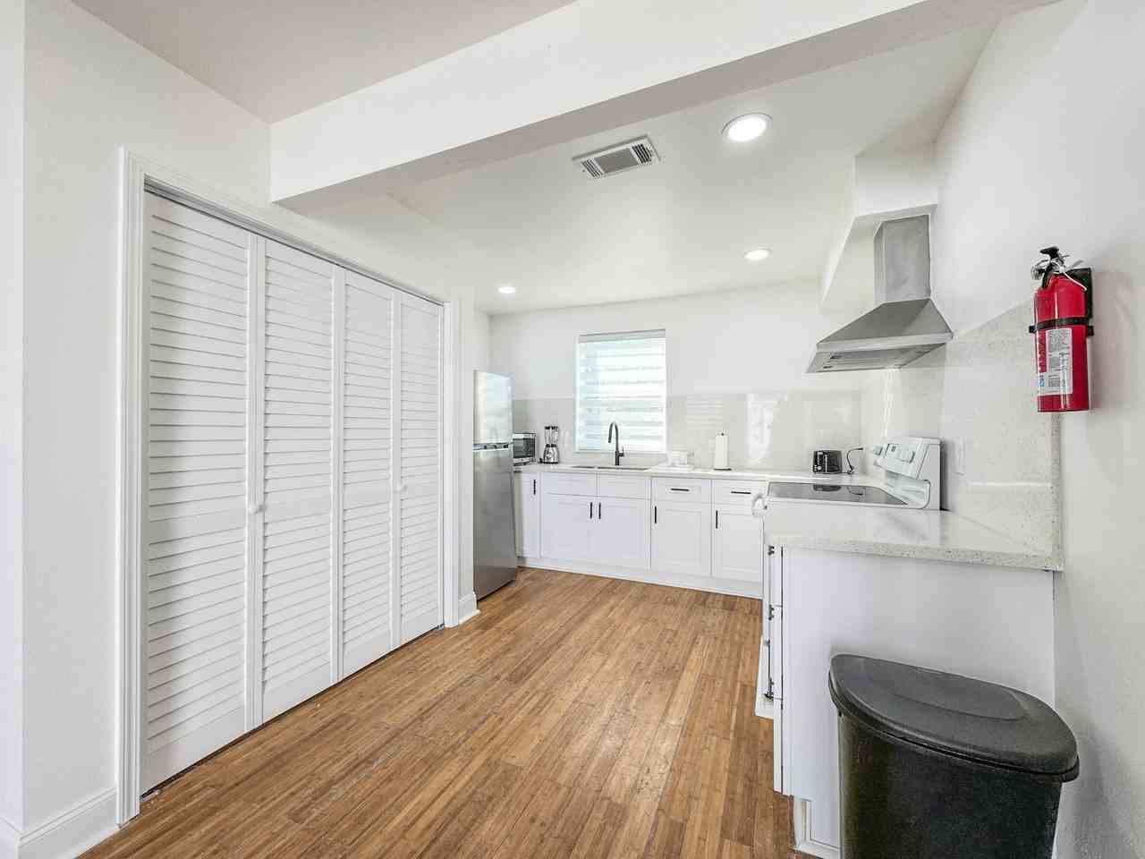 Eagle St - Photo 4 of 18