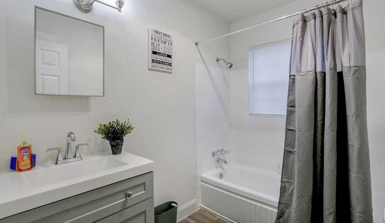 W Termino St - Photo 4 of 30