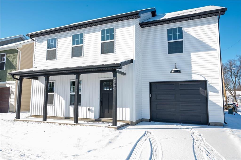 204 Ash St - Photo 3 of 22