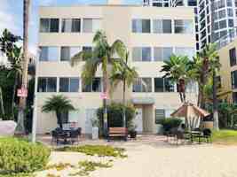 featured image of 32 7th Pl