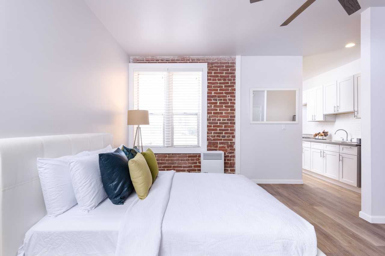 The St. Charles - Photo 3 of 12