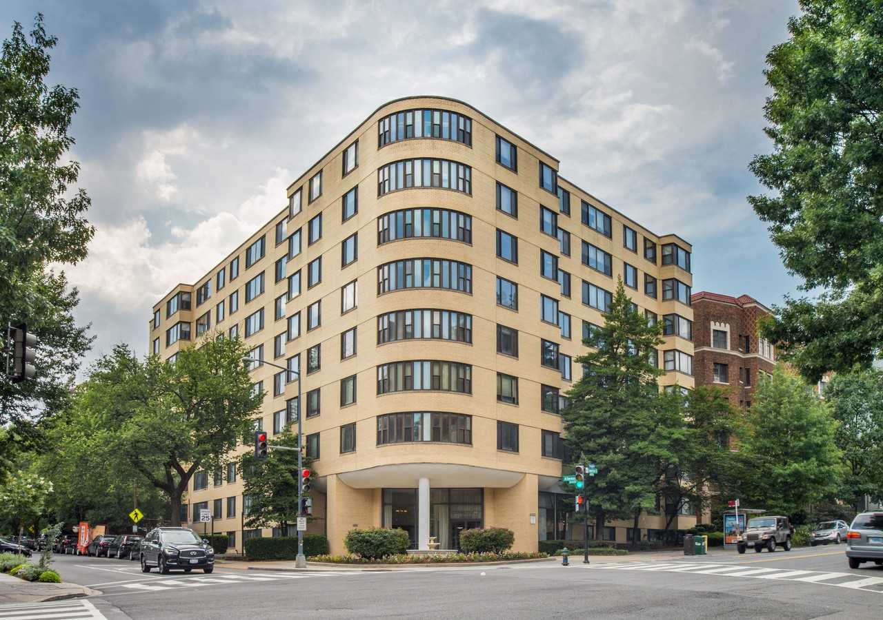 Connecticut House Apartments - Photo 2 of 19