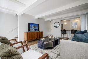 featured image of 94-207 Waipahu St