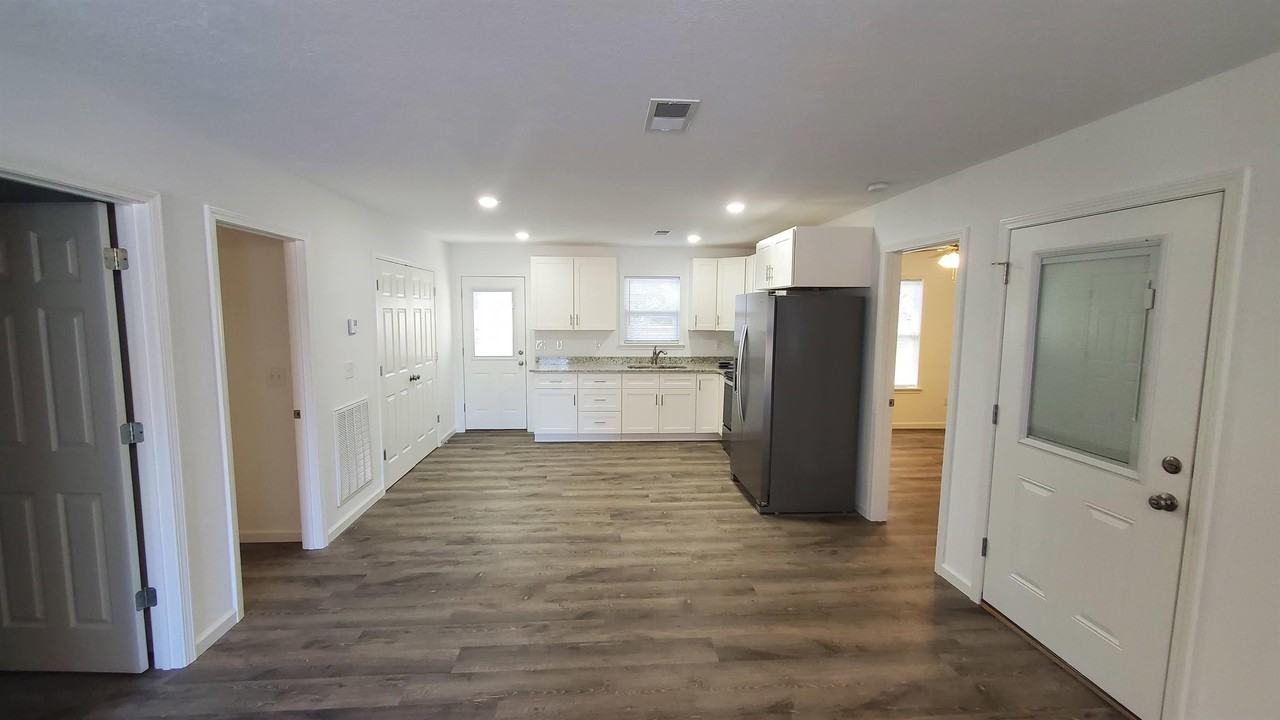 170 Julia D Ln #170 - Photo 7 of 16