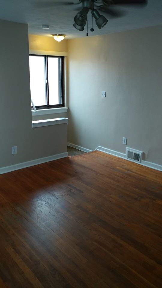 1243 Alabama Avenue Southeast #B - Photo 3 of 10