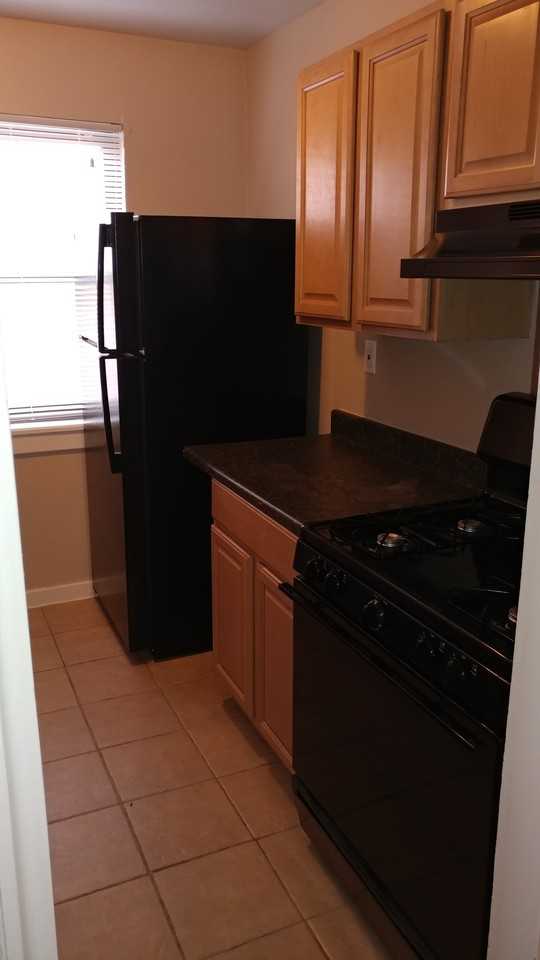 1243 Alabama Avenue Southeast #B - Photo 4 of 10