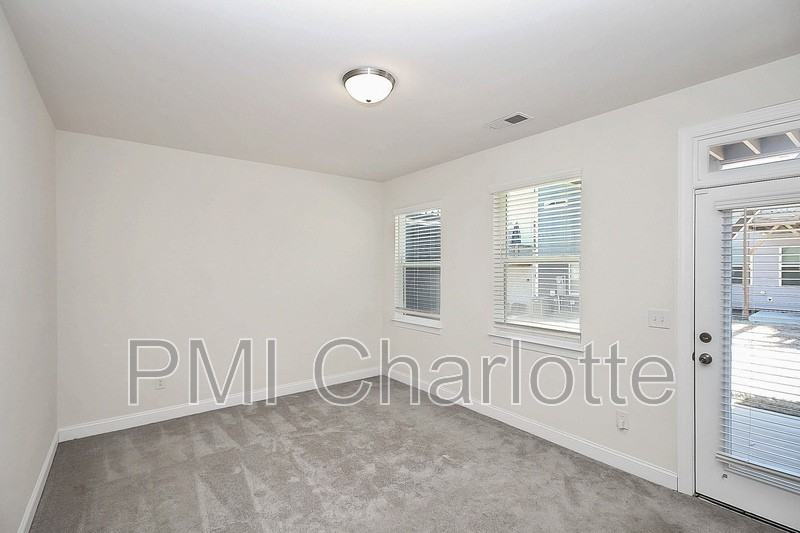 10436 Glenmere Creek Cir - Photo 6 of 49