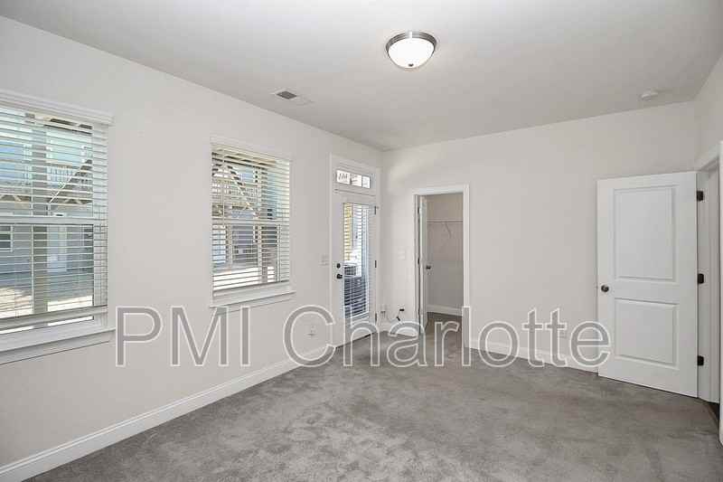 10436 Glenmere Creek Cir - Photo 7 of 49