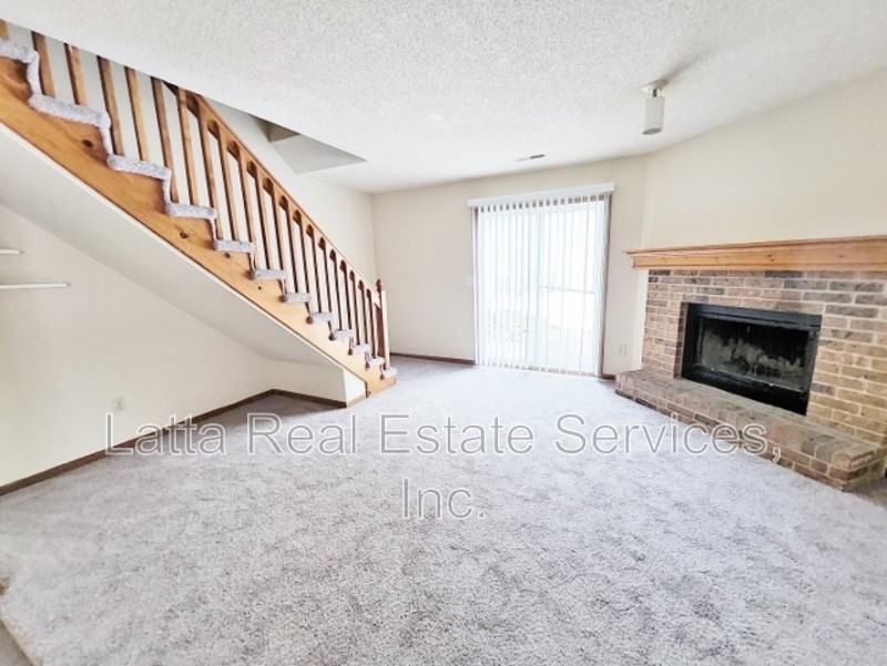 519 Ne 6th St Apt D - Photo 3 of 11