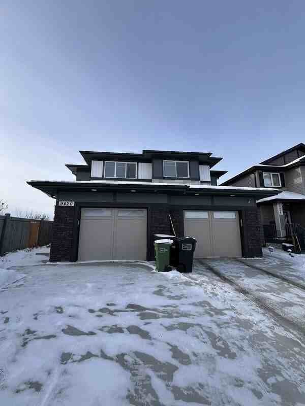 9420 209 St Nw - Photo 2 of 25