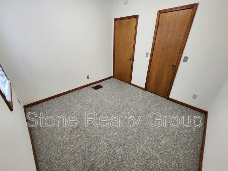 1809 South Center Street - Photo 6 of 12