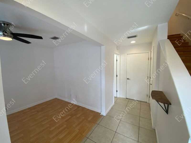 53 16th St S - Photo 2 of 21