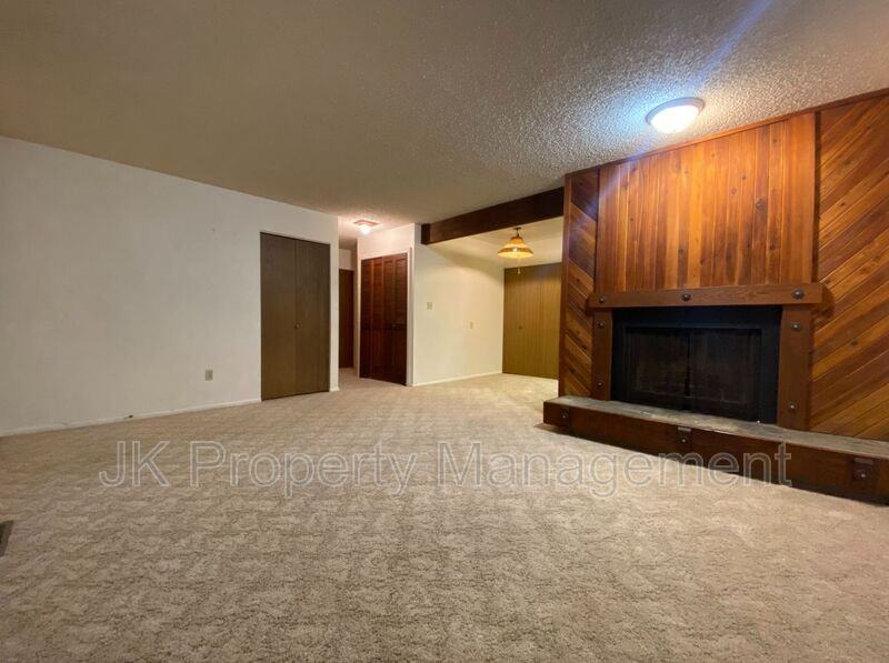 401 50th Street South #20 - Photo 3 of 10