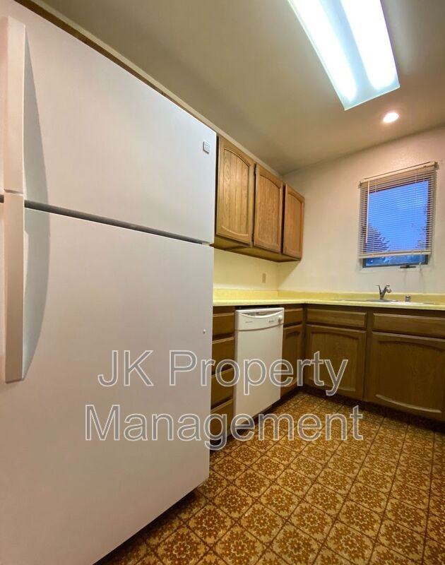 401 50th Street South #20 - Photo 4 of 10