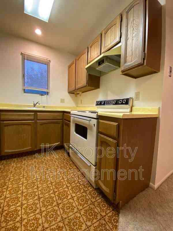 401 50th Street South #20 - Photo 5 of 10