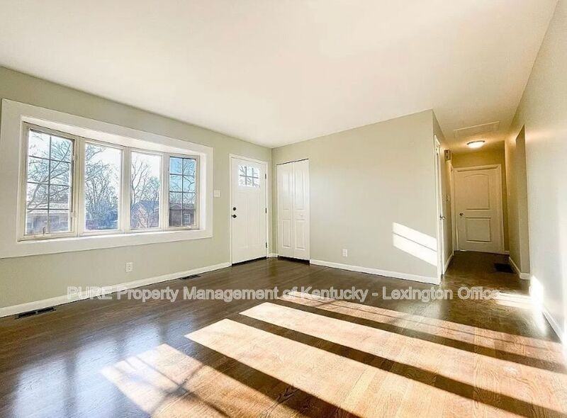 2059 Oleander Dr - Photo 2 of 23