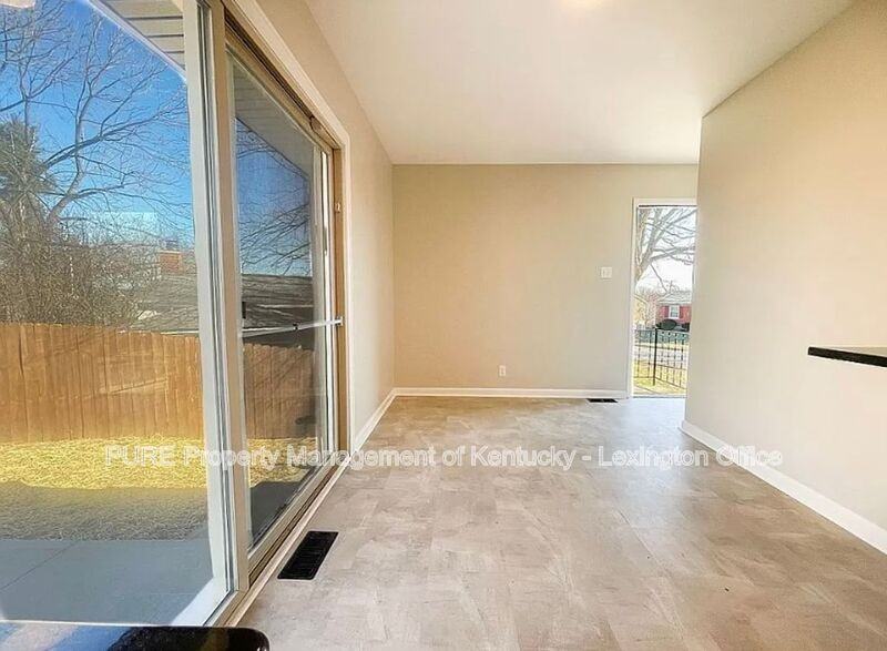 2059 Oleander Dr - Photo 3 of 23
