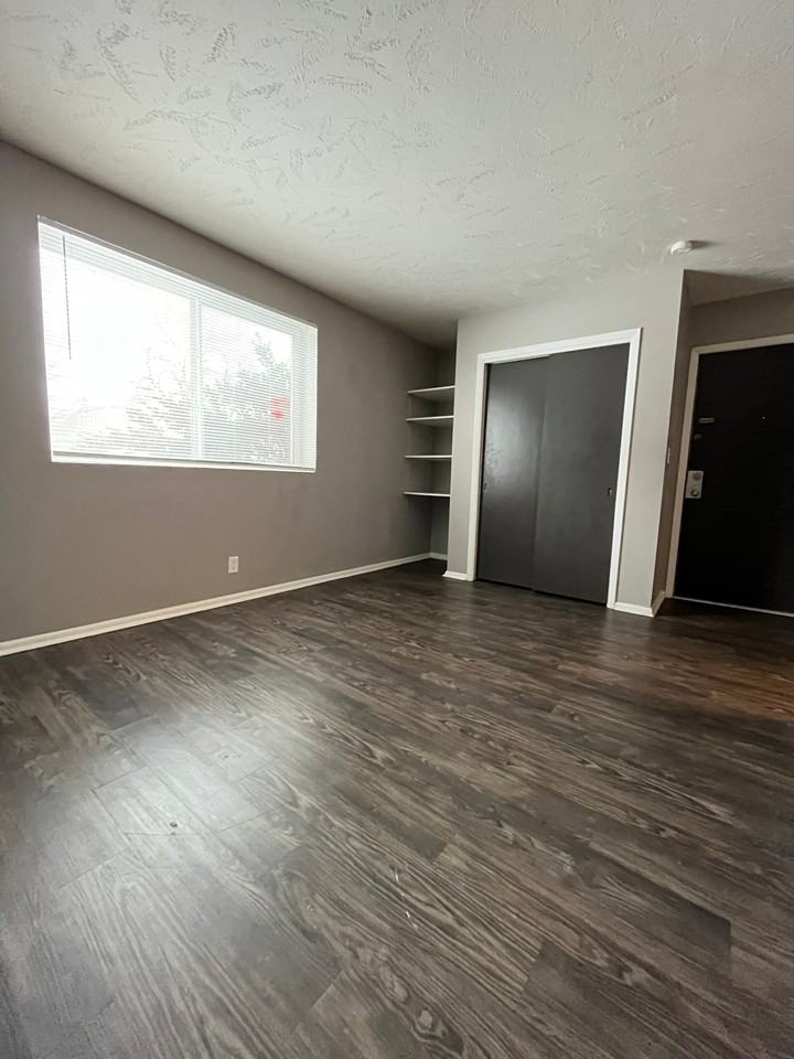 1410 F - Photo 3 of 6