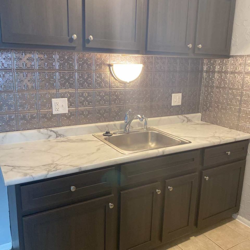 RIVER NORTH VILLAGE Apartments 135137 North River Road, Mount