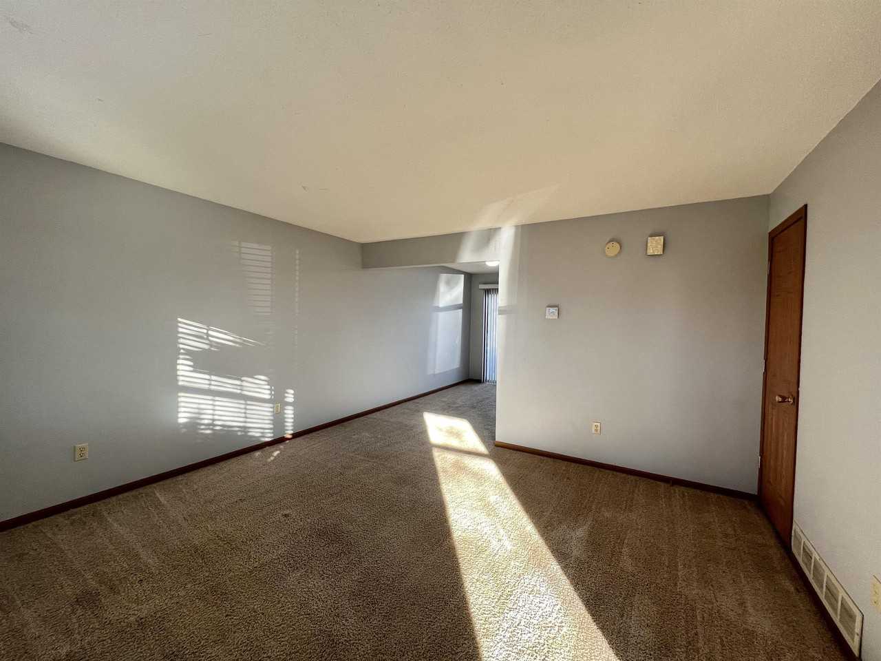 207 Country Villa - Photo 3 of 22