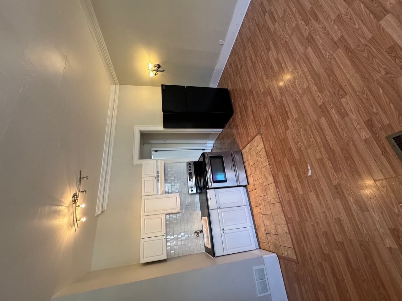 160 South Wade Avenue - Photo 4 of 18