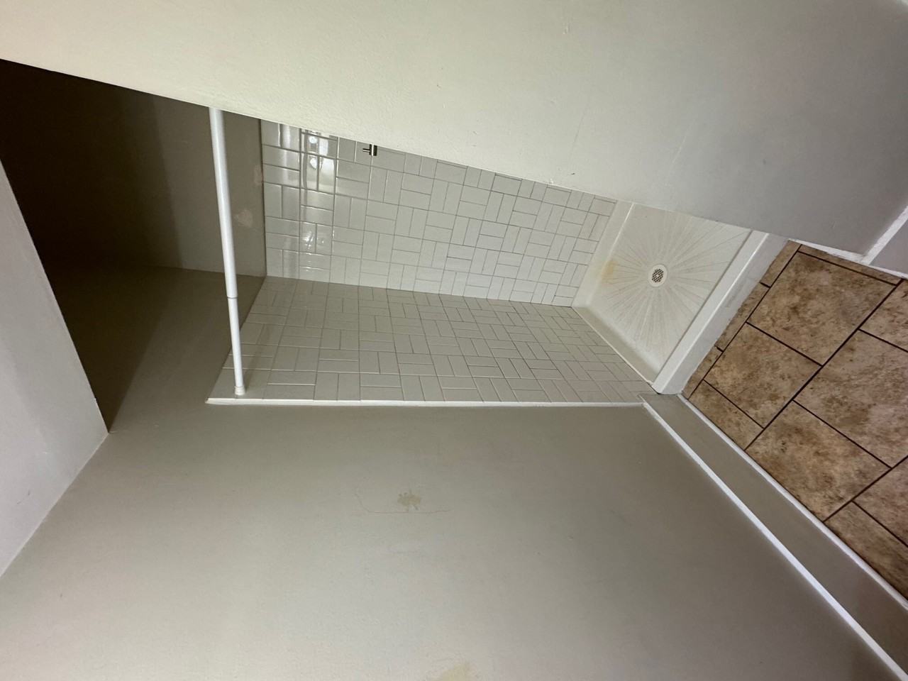 160 South Wade Avenue - Photo 7 of 18