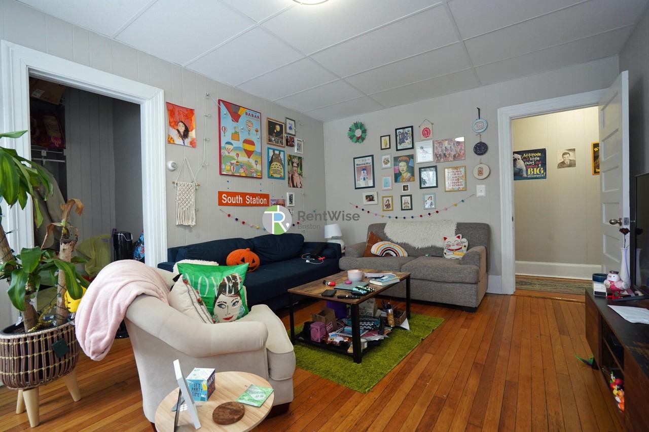3 Ashford Ct #3 - Photo 2 of 24