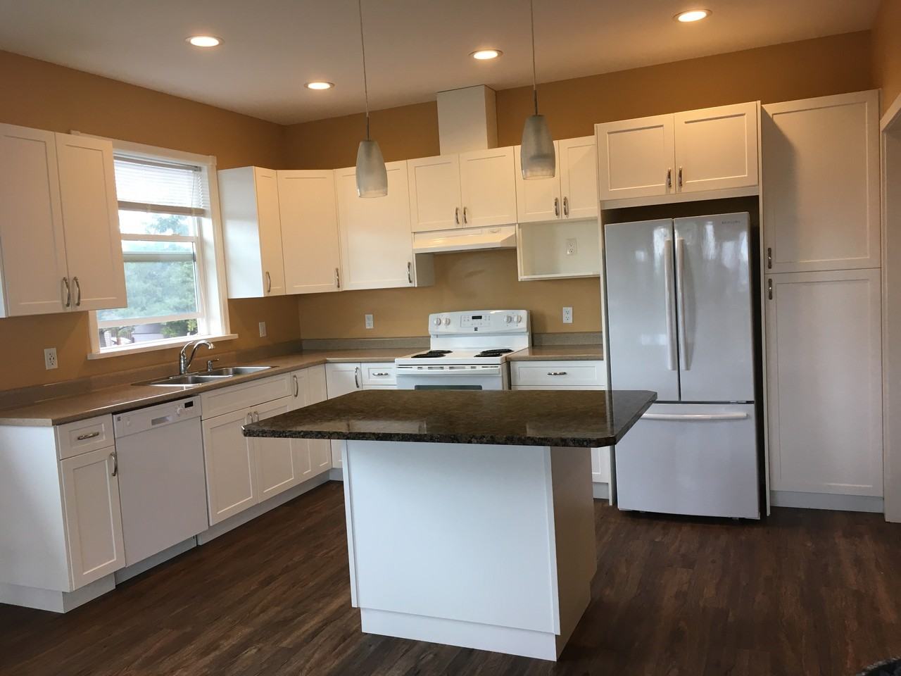 667 8 Avenue - Photo 2 of 11