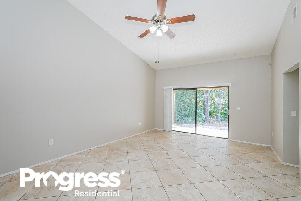 8004 Lansing Dr - Photo 3 of 16