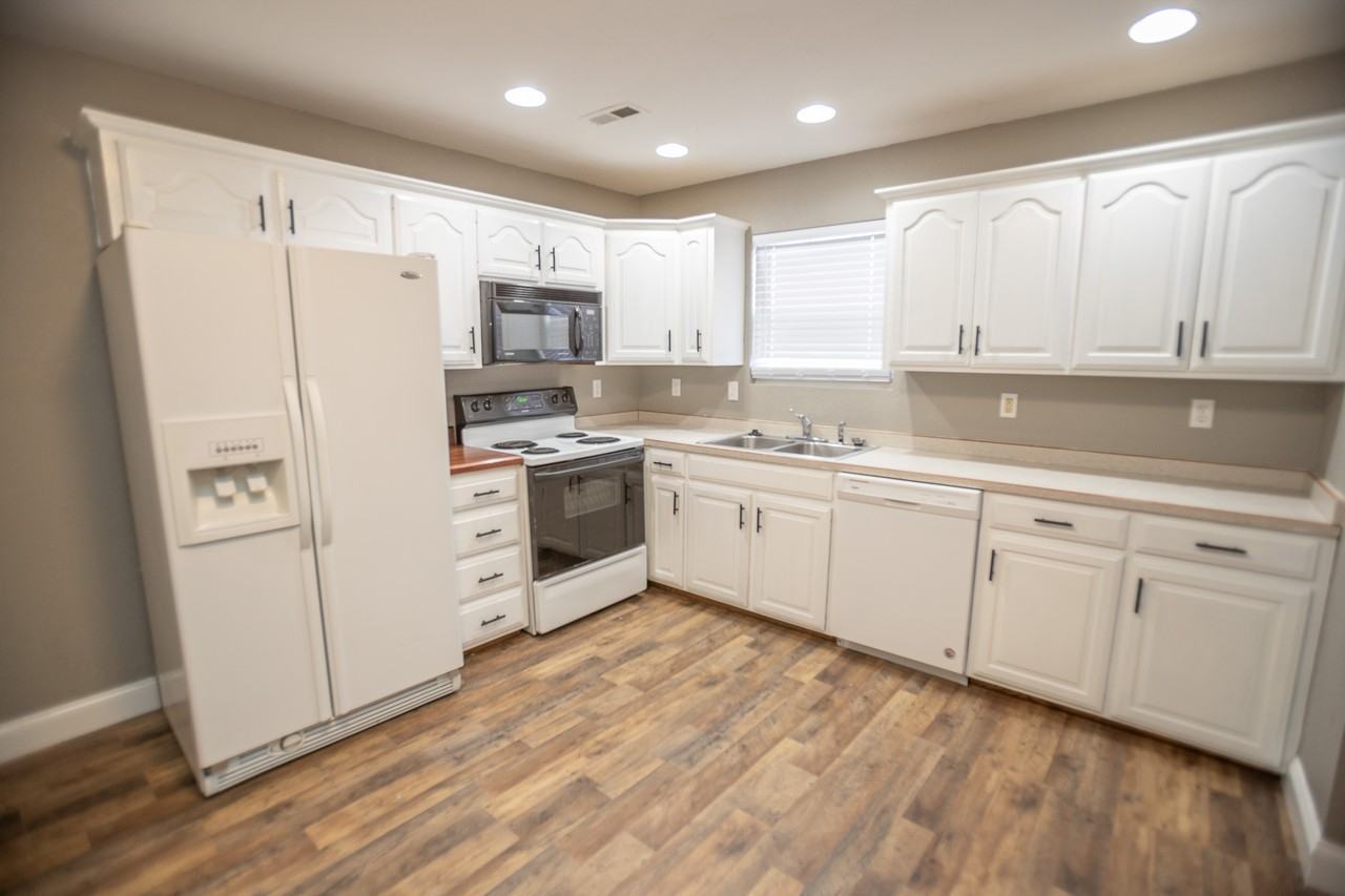 125 Hayes Rd #B - Photo 7 of 20
