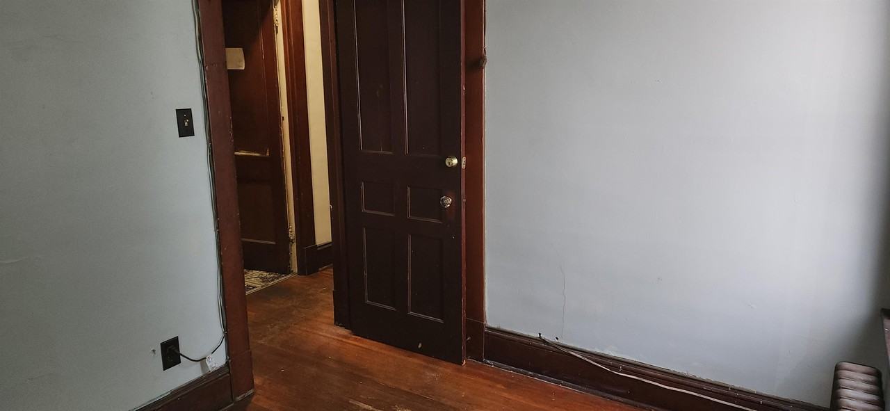 264 Ontario St #2ndFL - Photo 4 of 4