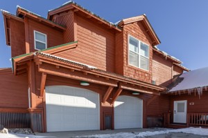 featured image of 620 Lakeside DriveC-2 #1