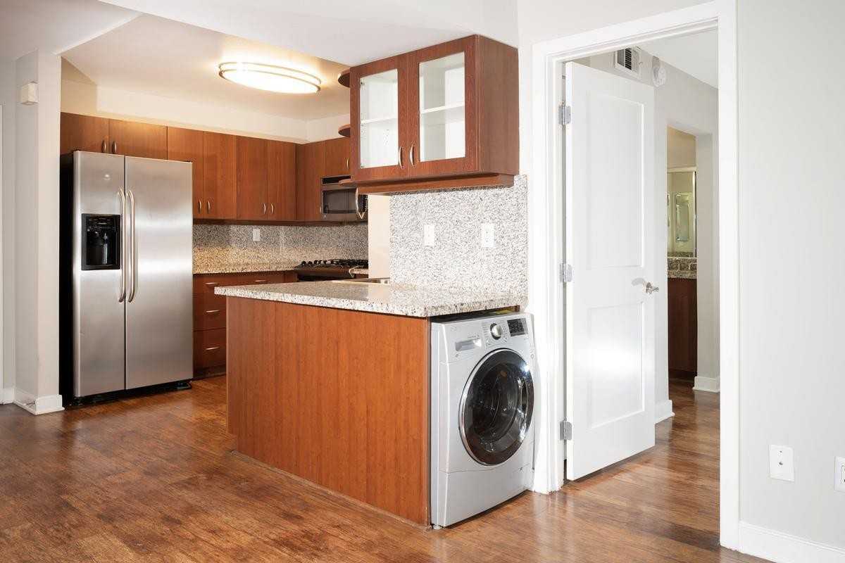 1274 N Crescent Heights Blvd - Photo 4 of 35