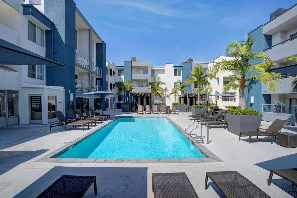 1274 N Crescent Heights Blvd