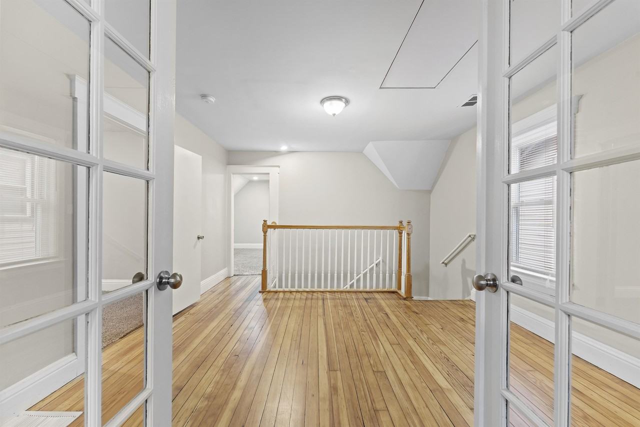 2508 W Jefferson Ave - Photo 3 of 13