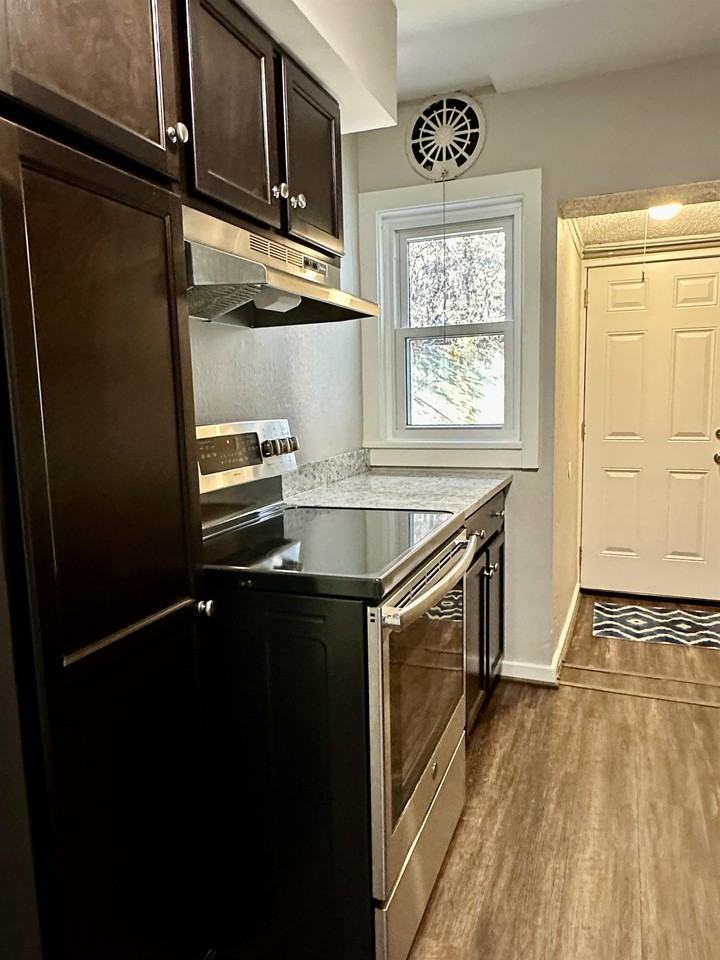 1720 Valley Ave #1 - Photo 3 of 13