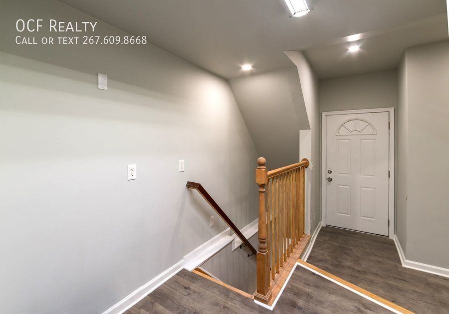 1637 South St #1R - Photo 3 of 9