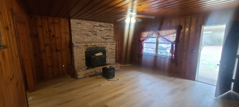 5267 Steele Rd - Photo 3 of 13