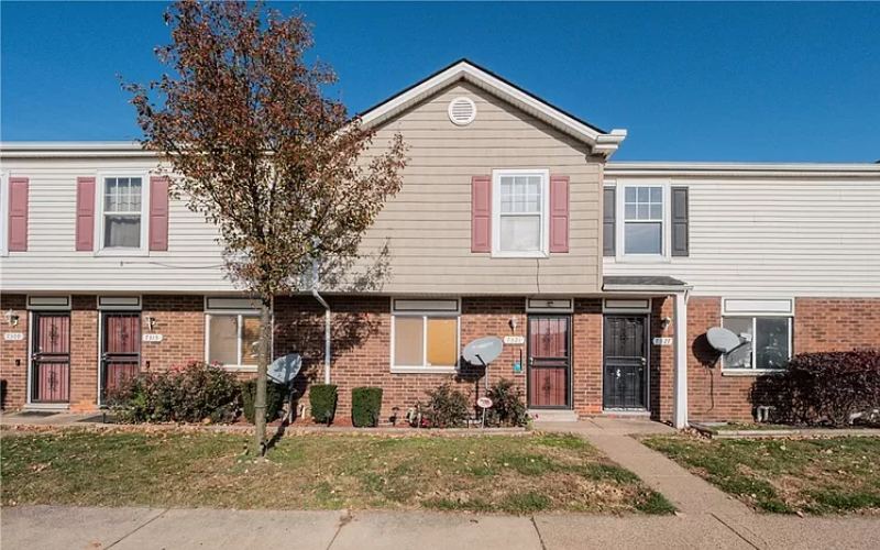 7321 Otis Ct - Photo 2 of 14