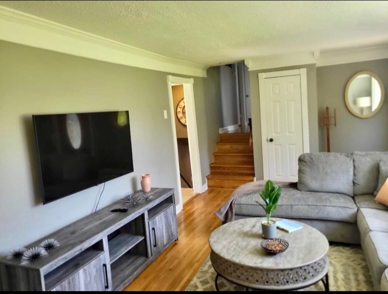 202 Edgewater Dr - Photo 3 of 41