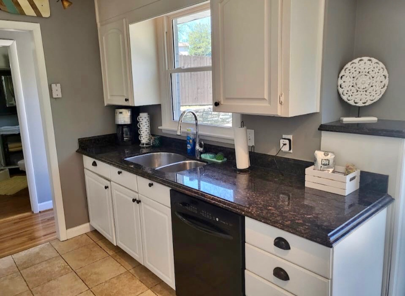 202 Edgewater Dr - Photo 7 of 41