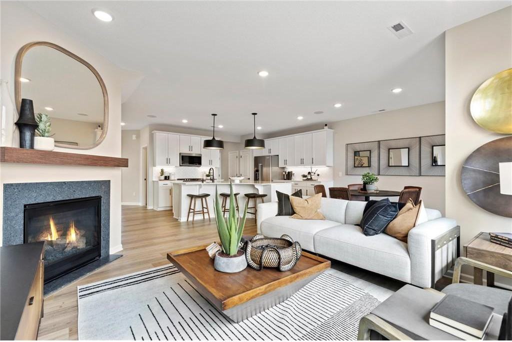 12273 Ghia Ct Ne #B - Photo 2 of 8