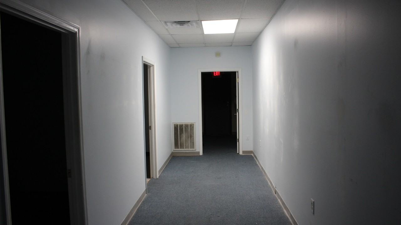 1703 Norman Dr - Photo 3 of 10