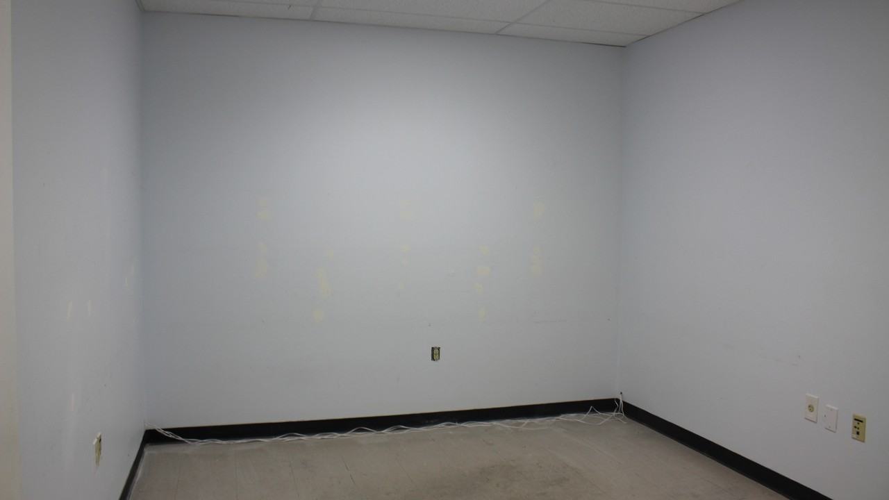 1703 Norman Dr - Photo 5 of 10