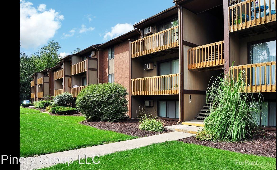 2340 Michael Ave SW - Photo 3 of 10