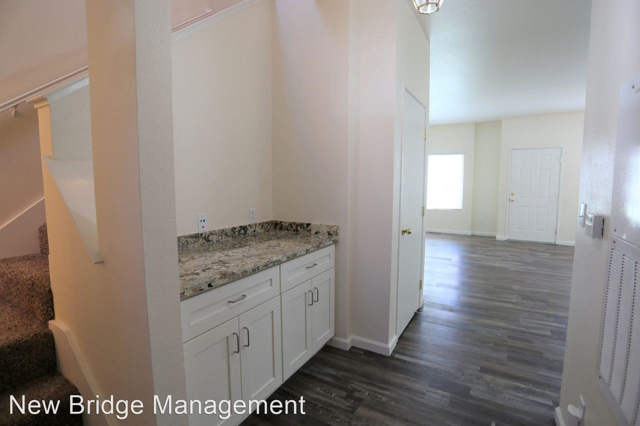 Nicole Ct - Photo 3 of 21