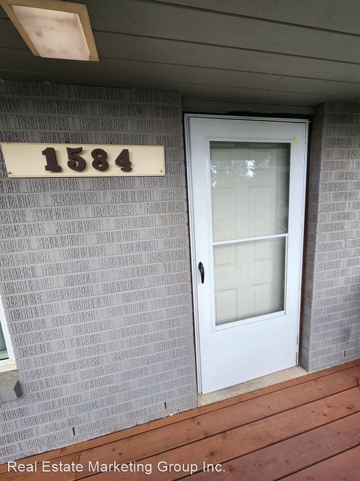 1580-1584 SW Thomsen Ave - Photo 3 of 14